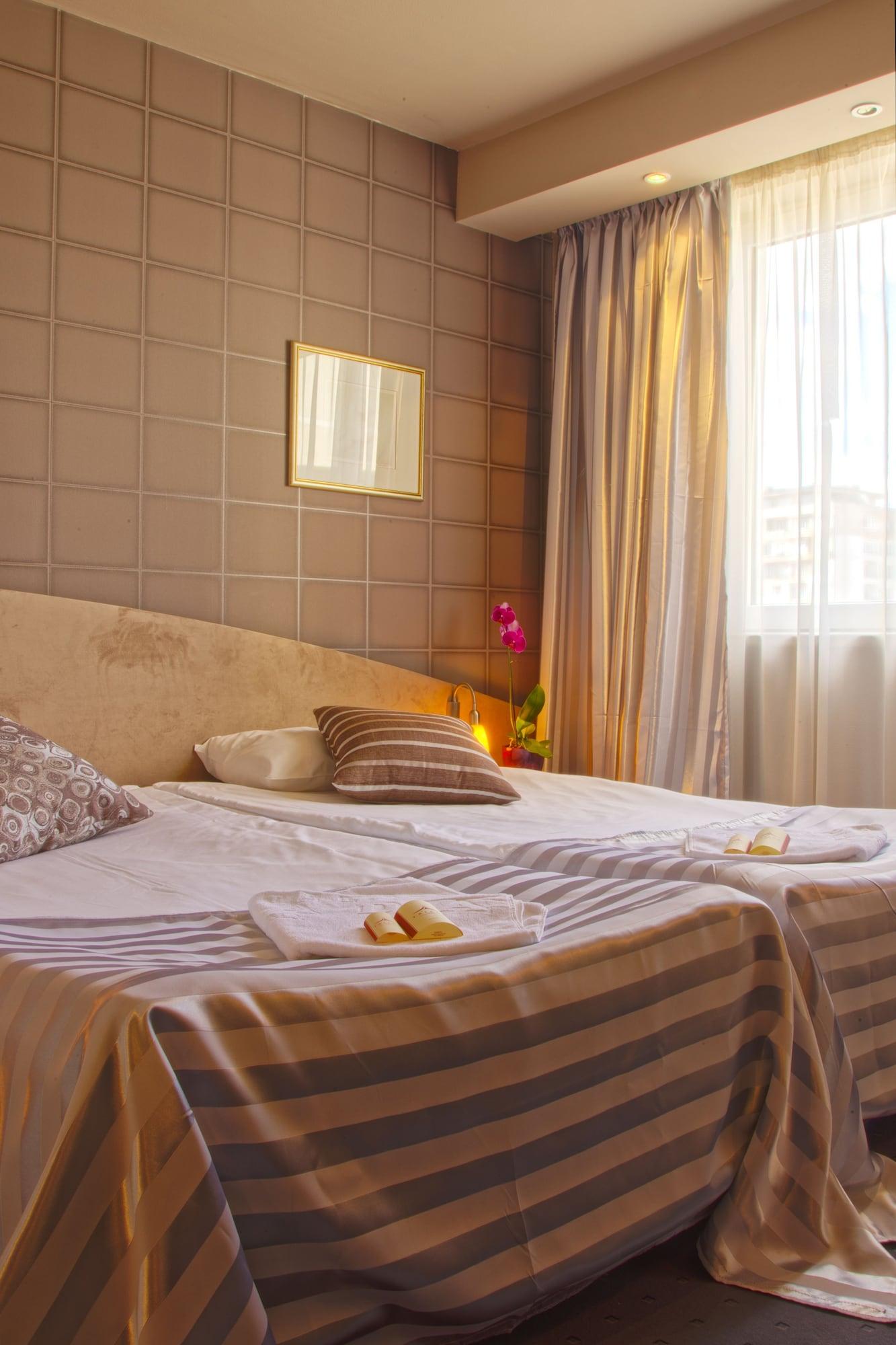 Triada Hotel София Экстерьер фото