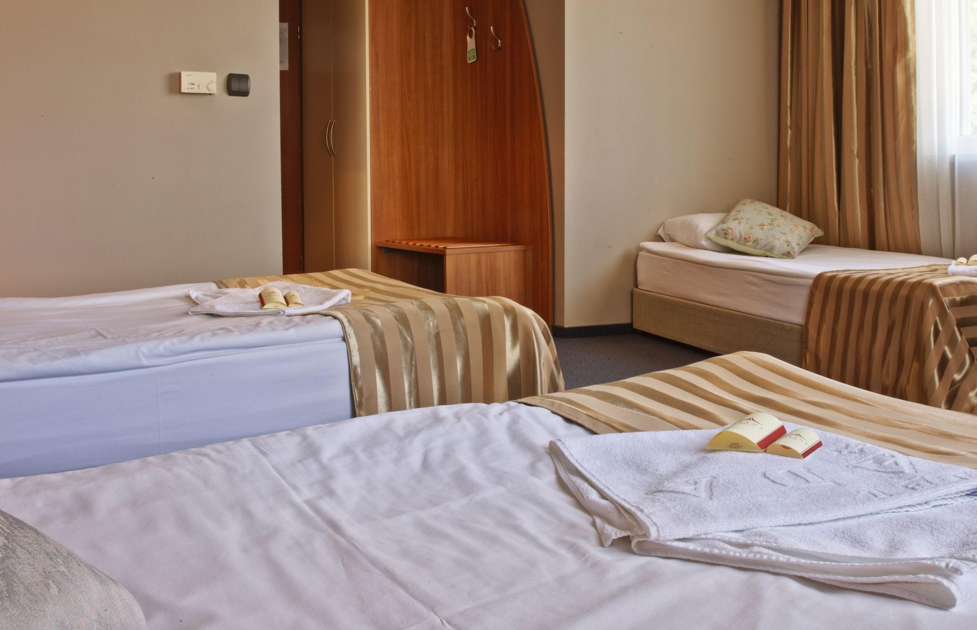 Triada Hotel София Экстерьер фото