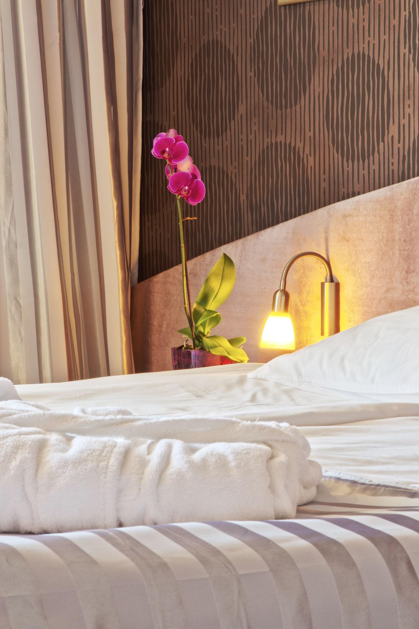 Triada Hotel София Экстерьер фото