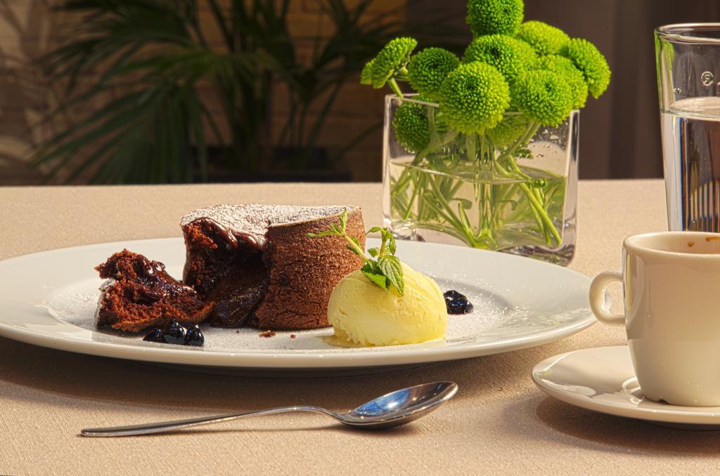 Triada Hotel София Экстерьер фото