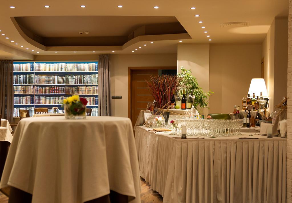 Triada Hotel София Экстерьер фото