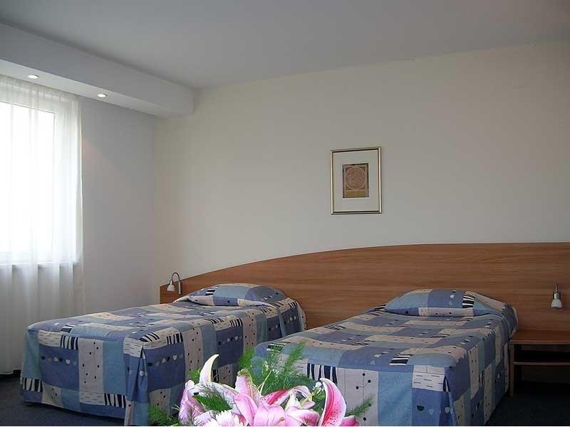 Triada Hotel София Экстерьер фото
