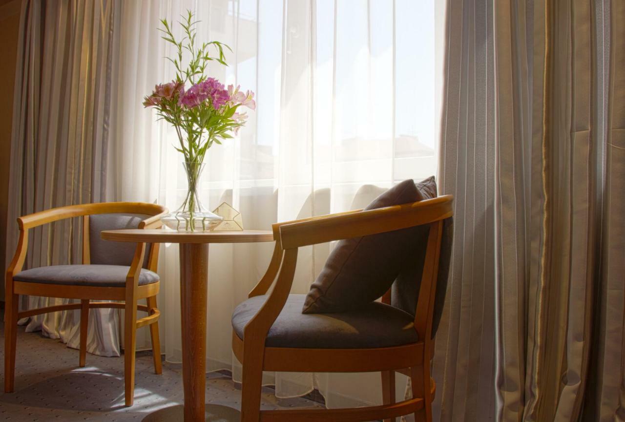 Triada Hotel София Экстерьер фото