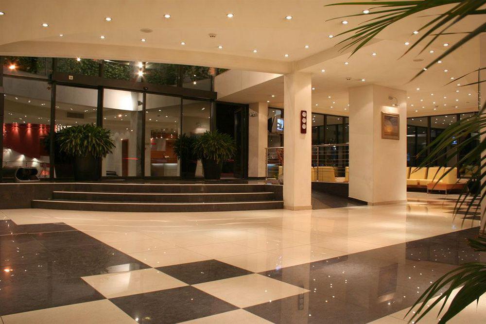 Triada Hotel София Интерьер фото