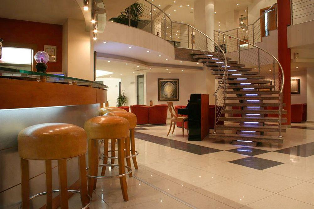 Triada Hotel София Ресторан фото